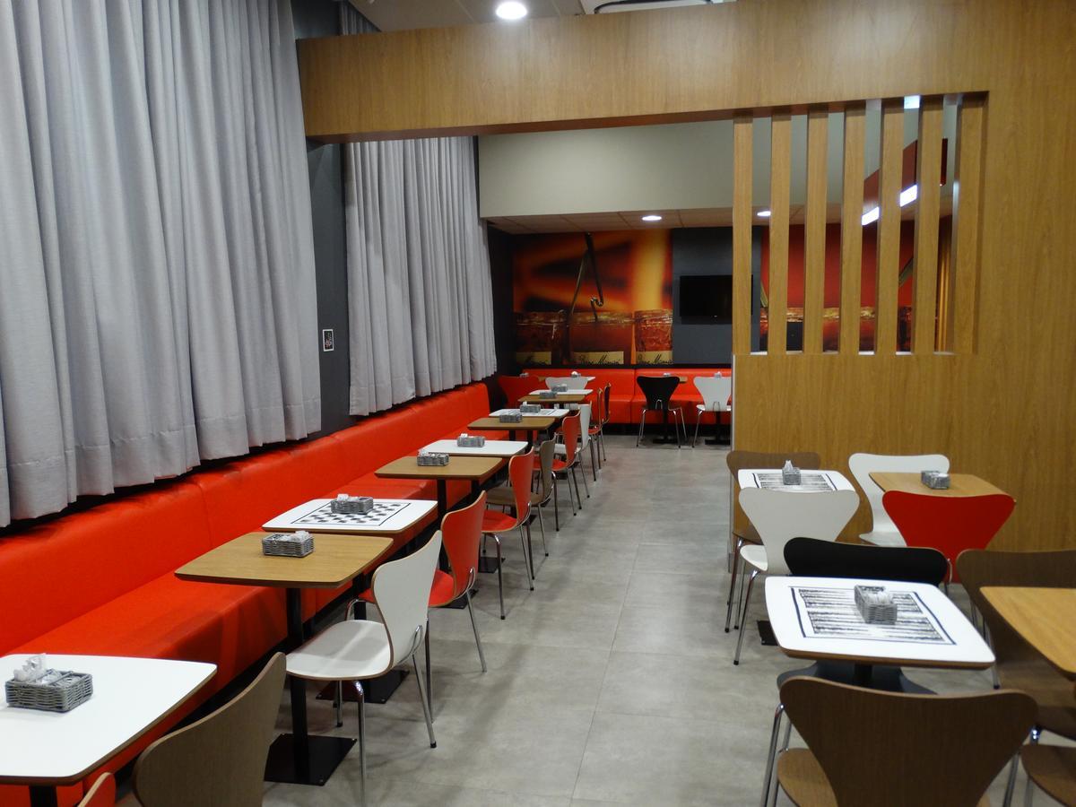 Hotel Ibis Catalão Exterior foto