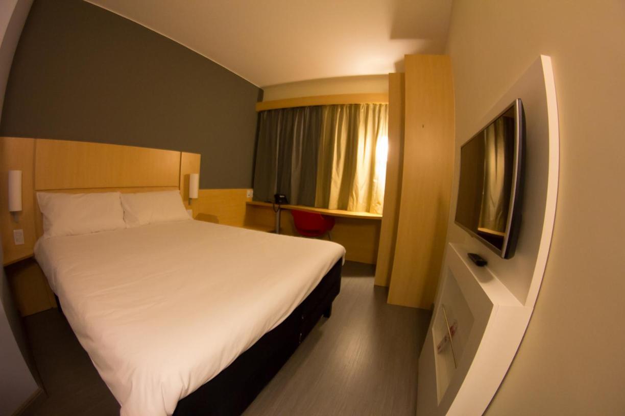 Hotel Ibis Catalão Exterior foto